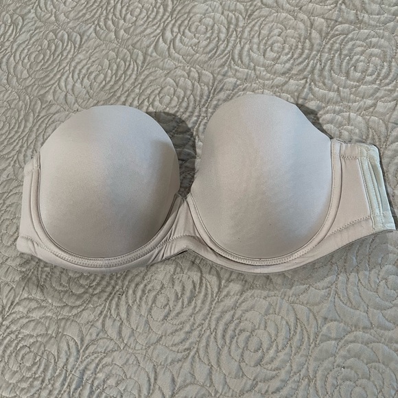 Wacoal strapless beige bra - Picture 1 of 6